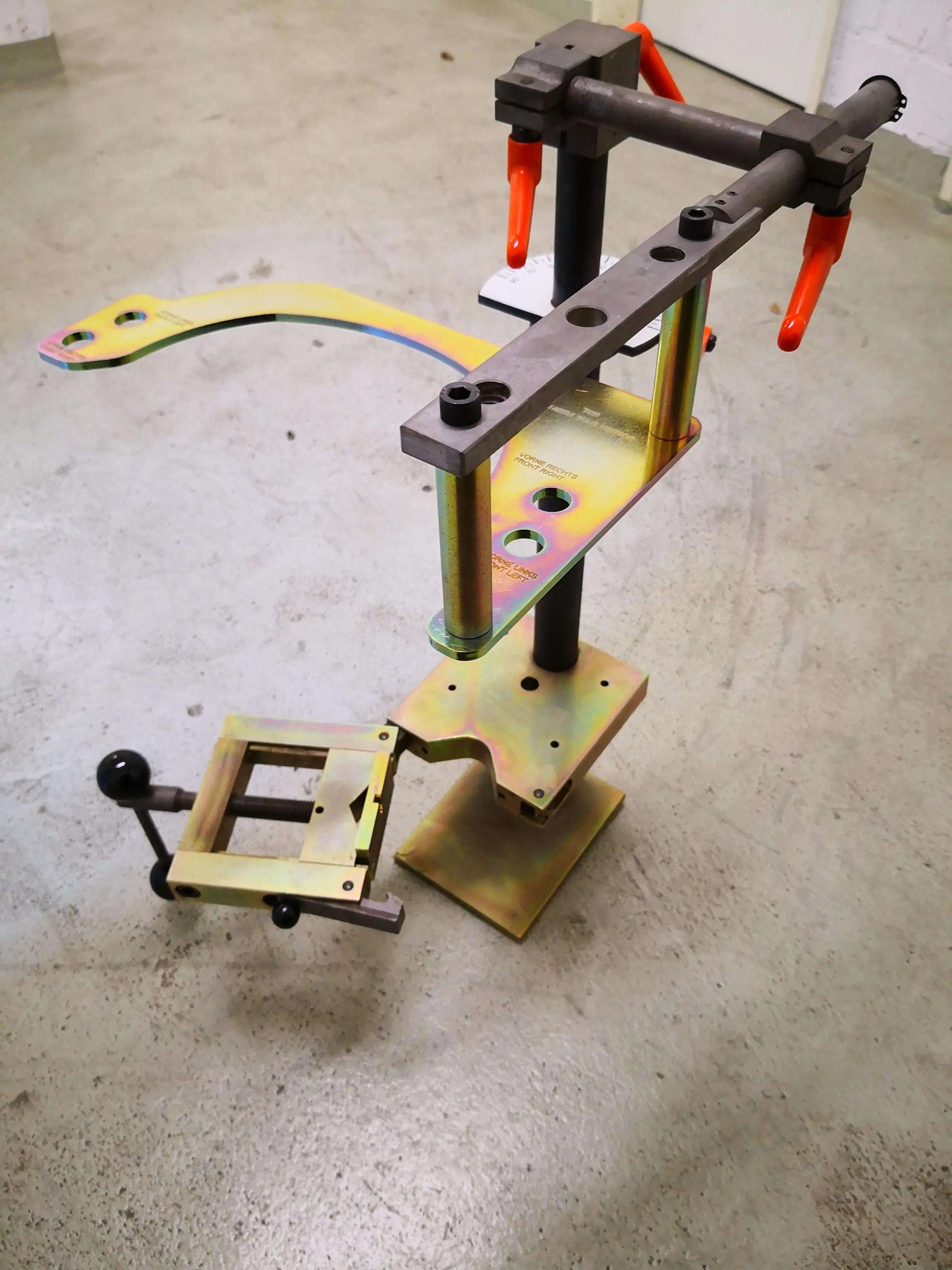 Spezialwerkzeug 73 VAG Spezialwerkzeug Federbeinspanner VAG 1752-2 / KL-0255