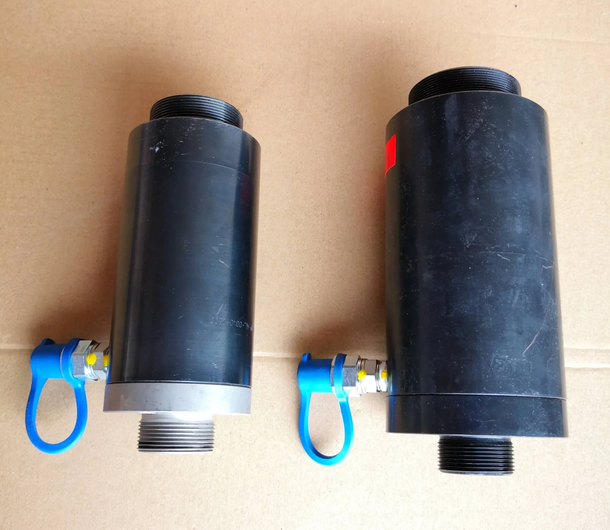 Spezialwerkzeug 94 Vergleich KL 0040-2500(17t) / KL 0040-2800(28t) Hydraulikzylinder