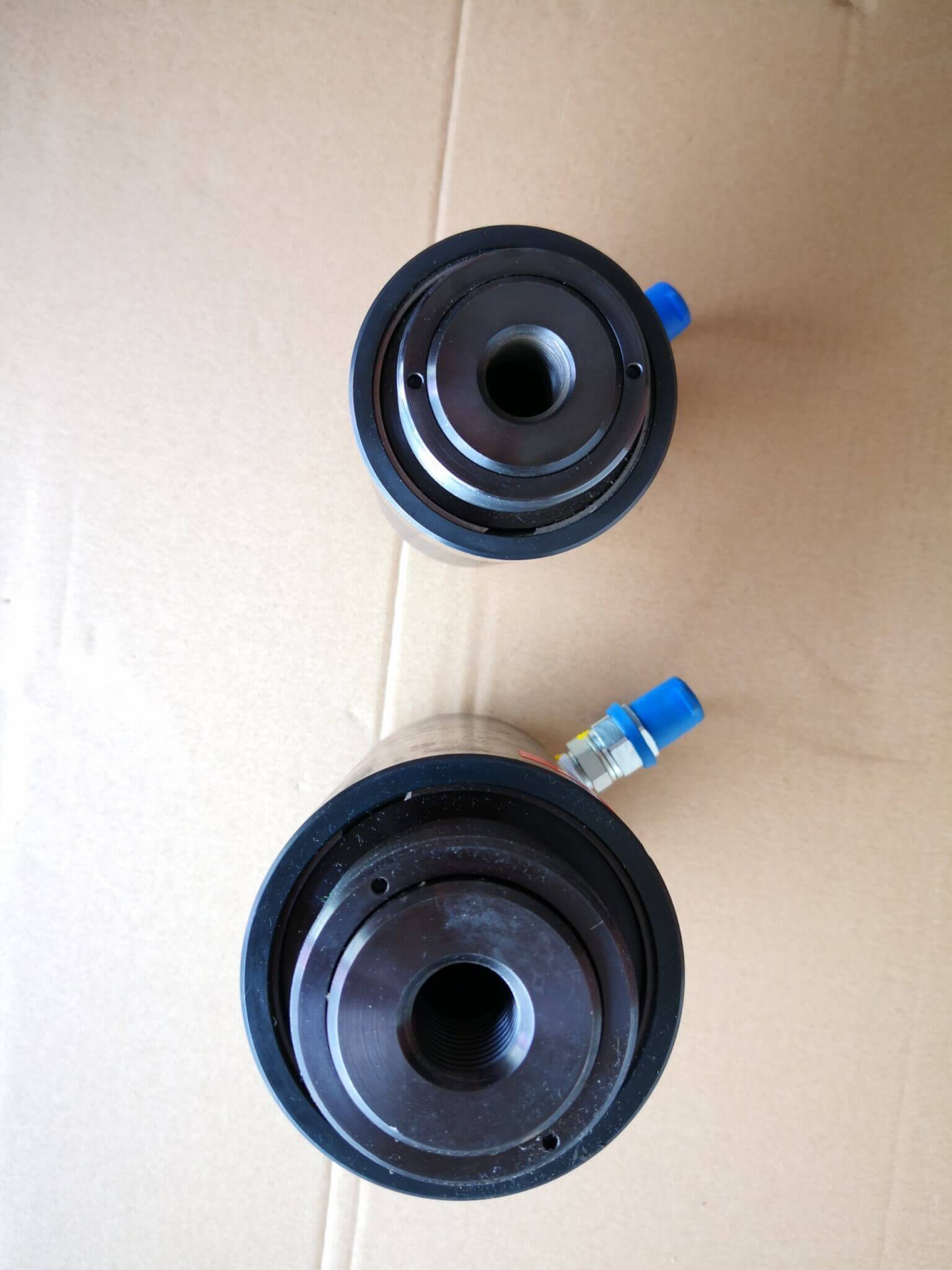 Vergleich KL 0040-2500(17t) / KL 0040-2800(28t) Hydraulikzylinder