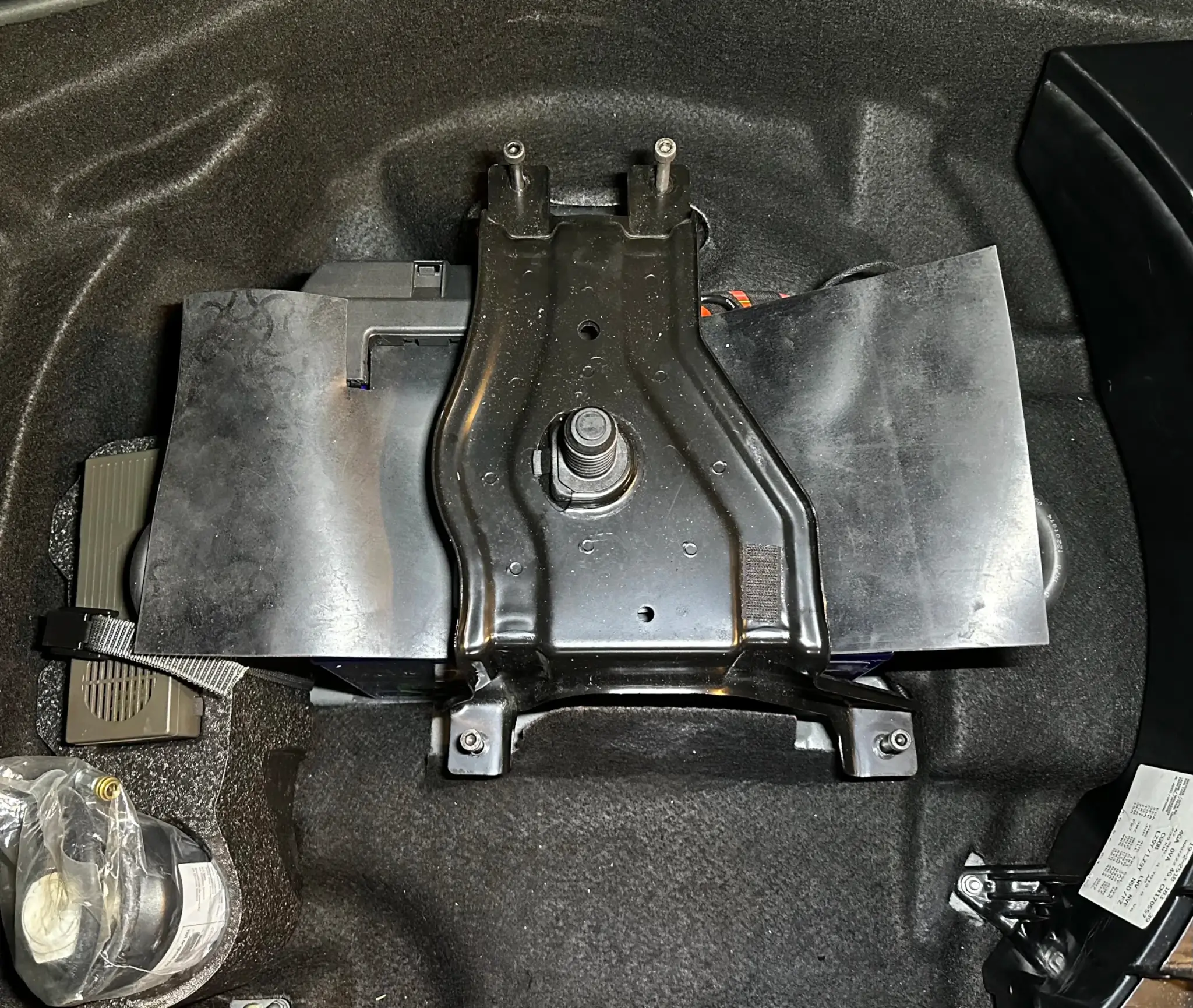 Umbau Bordwerkzeug Halter zum Batteriehalter