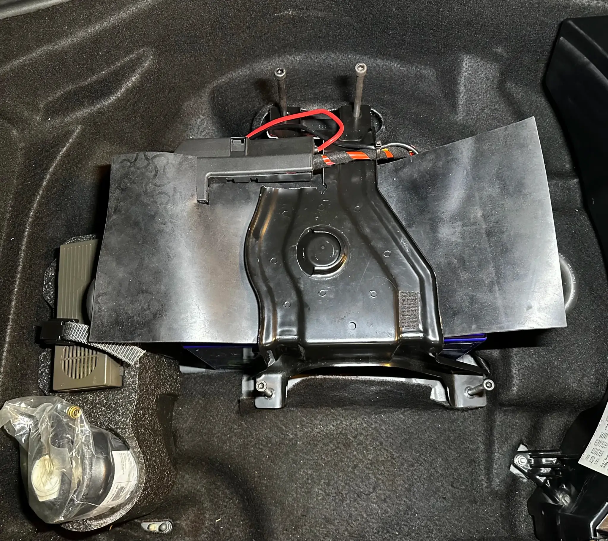 Umbau Bordwerkzeug Halter zum Batteriehalter