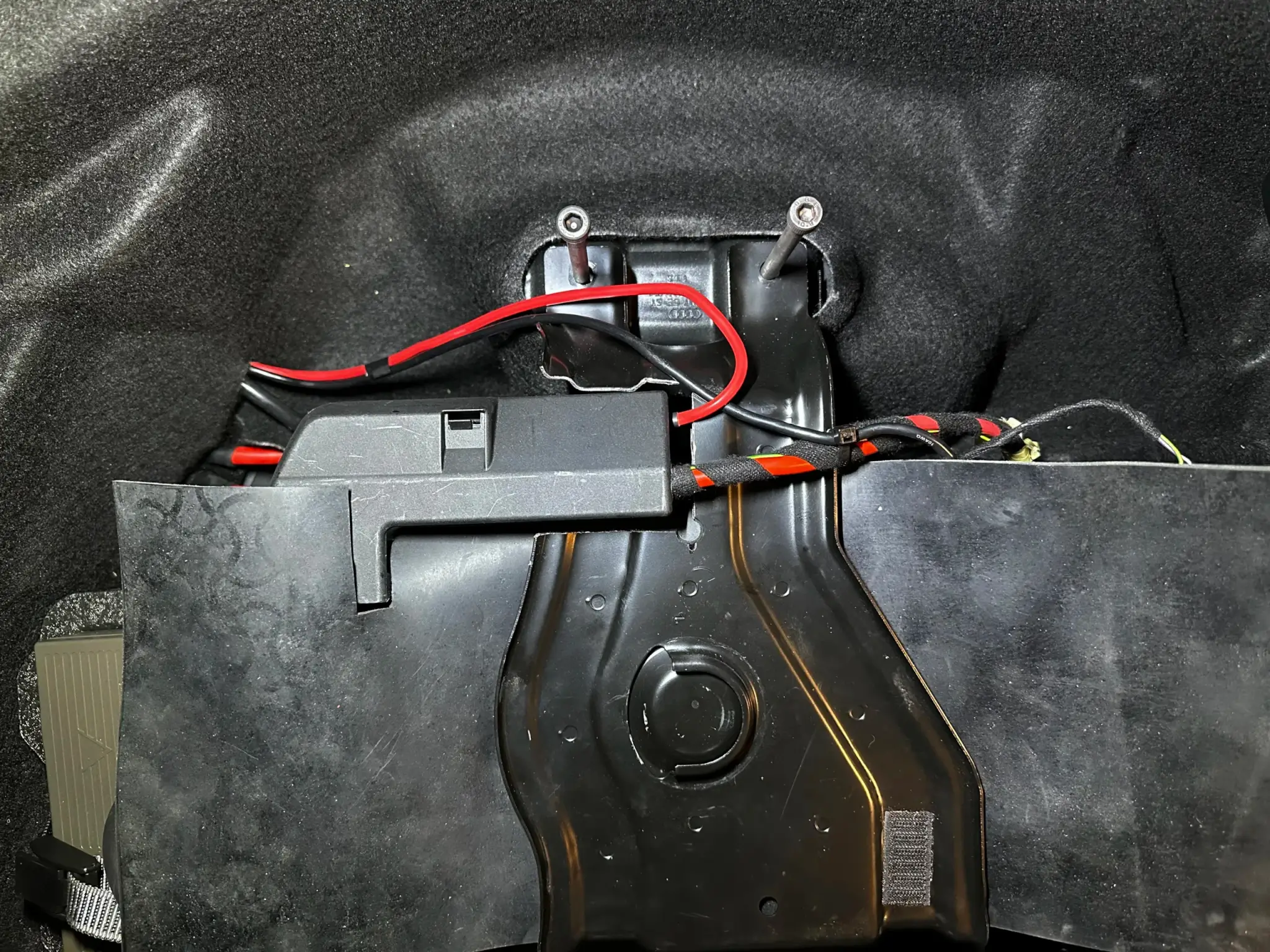Umbau Bordwerkzeug Halter zum Batteriehalter