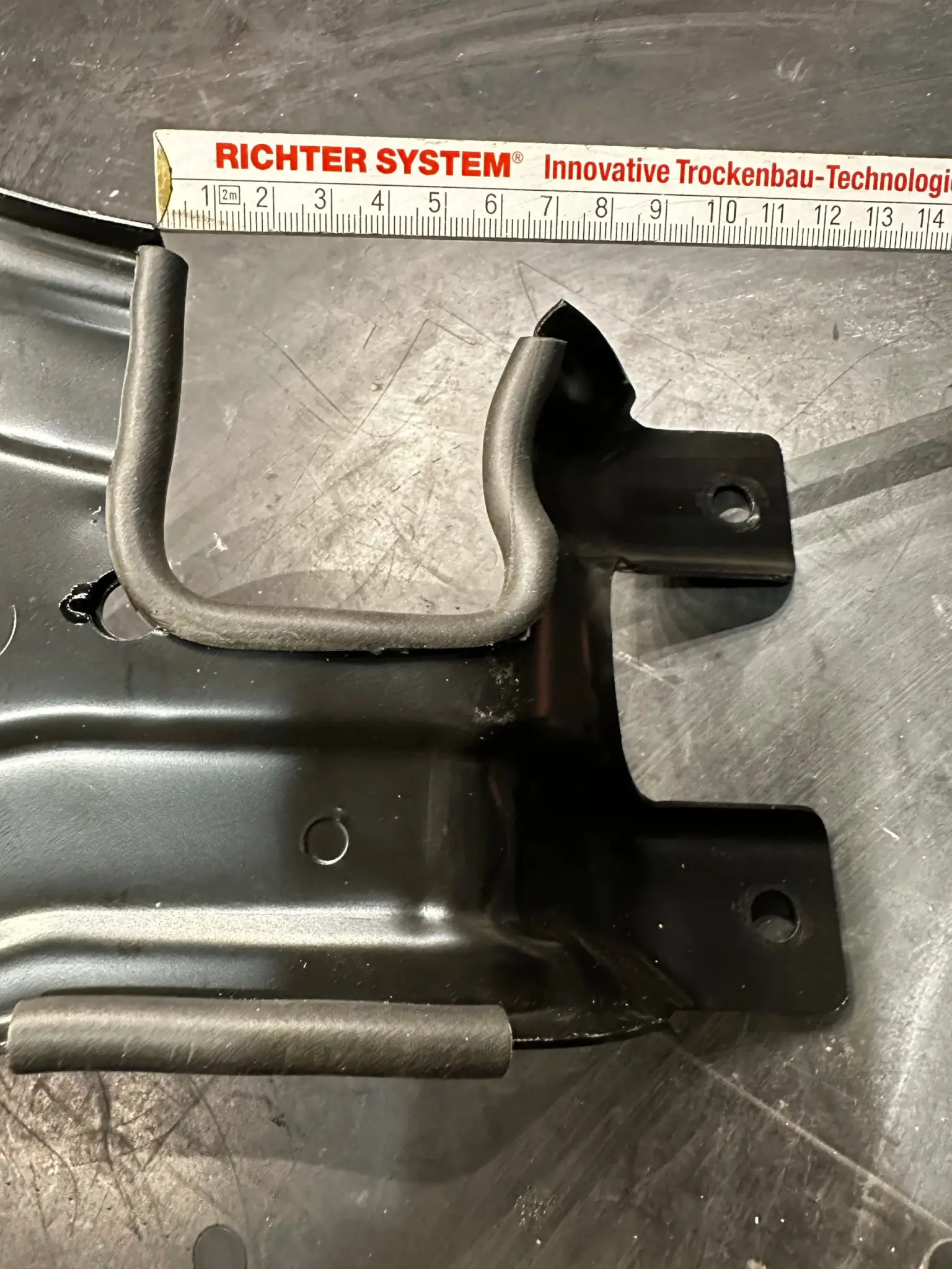 Umbau Bordwerkzeug Halter zum Batteriehalter