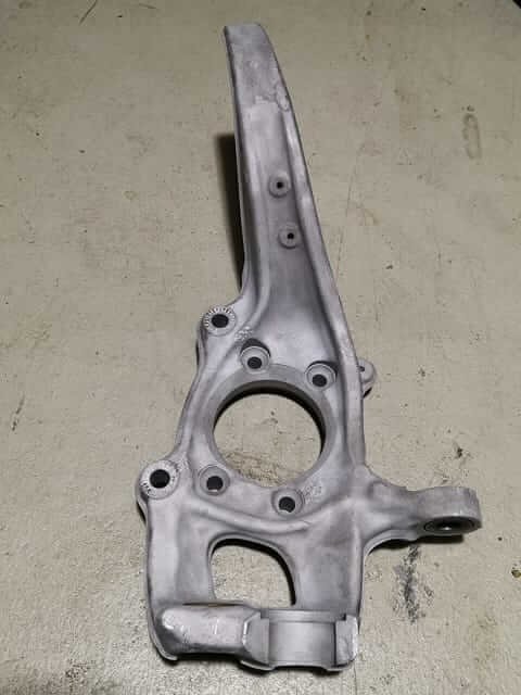 Audi Achsschenkel Stecksystem als Wandmontage