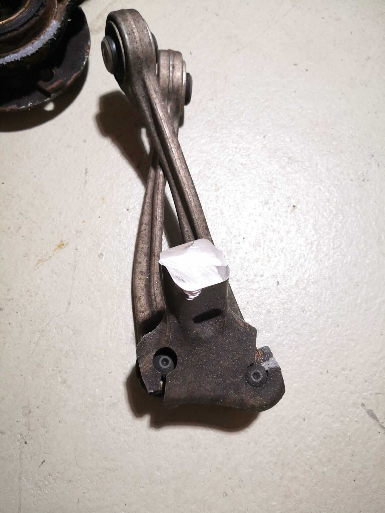 Audi Achsschenkel Stecksystem als Wandmontage