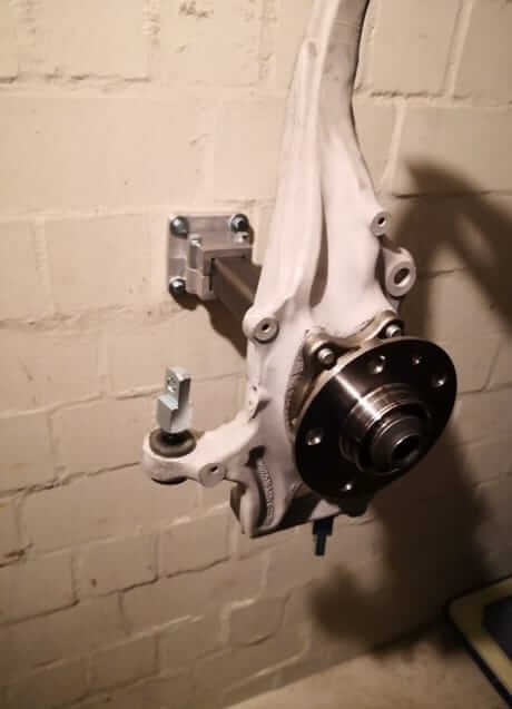 Audi Achsschenkel Stecksystem als Wandmontage